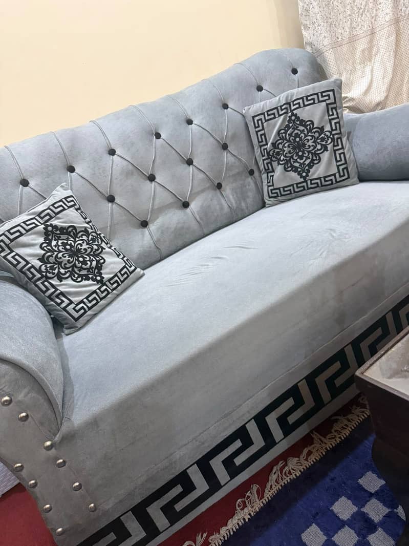 7 seater sofa 0