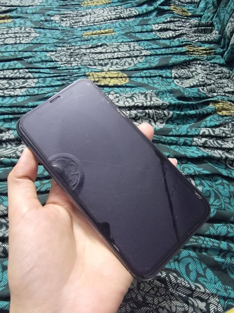 Apple iPhone 11 0