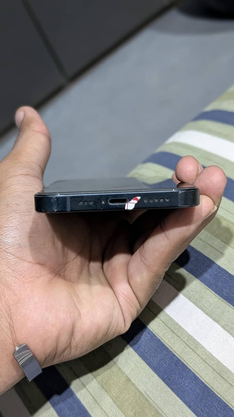 Apple iPhone 13 5