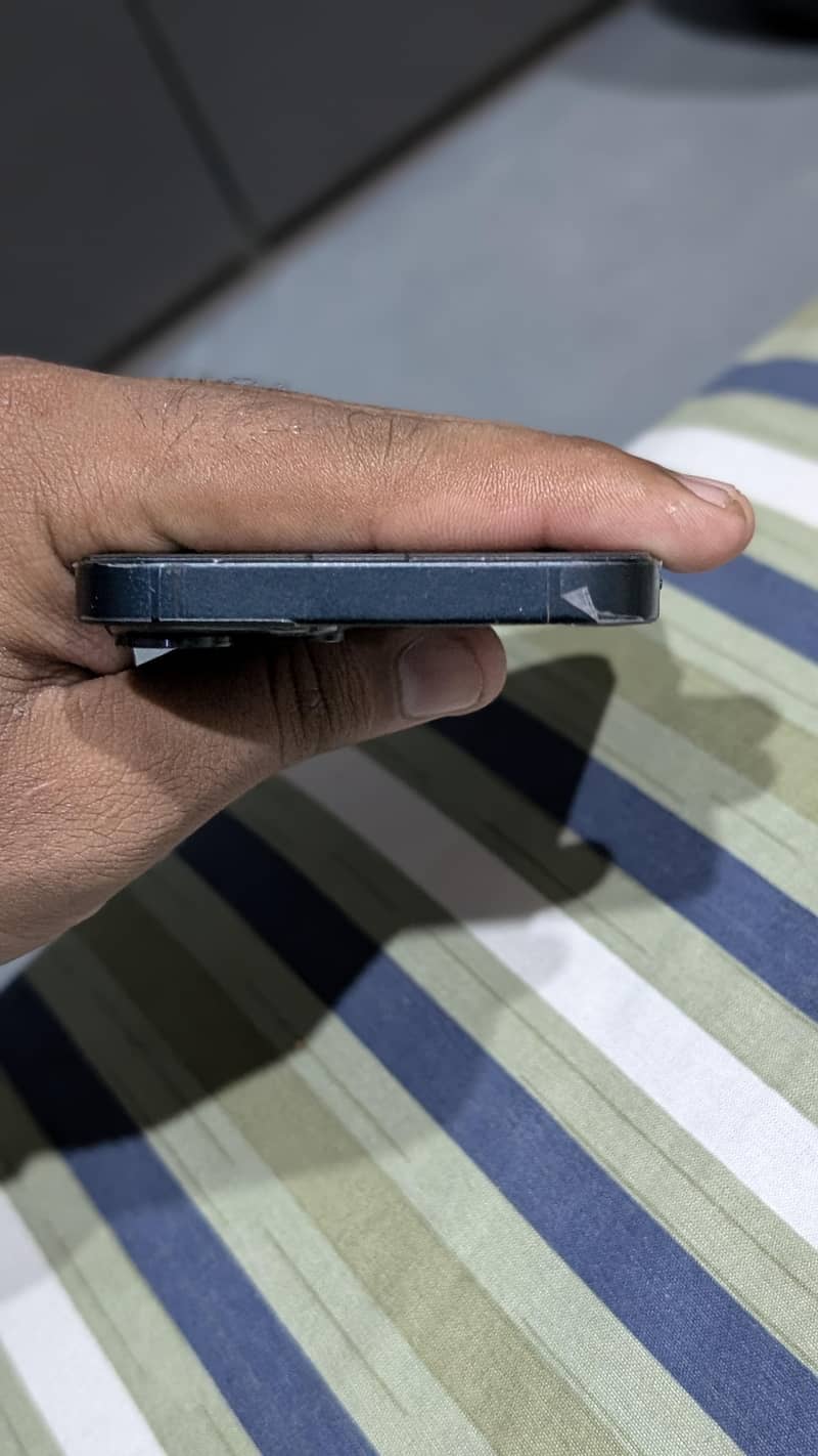 Apple iPhone 13 6