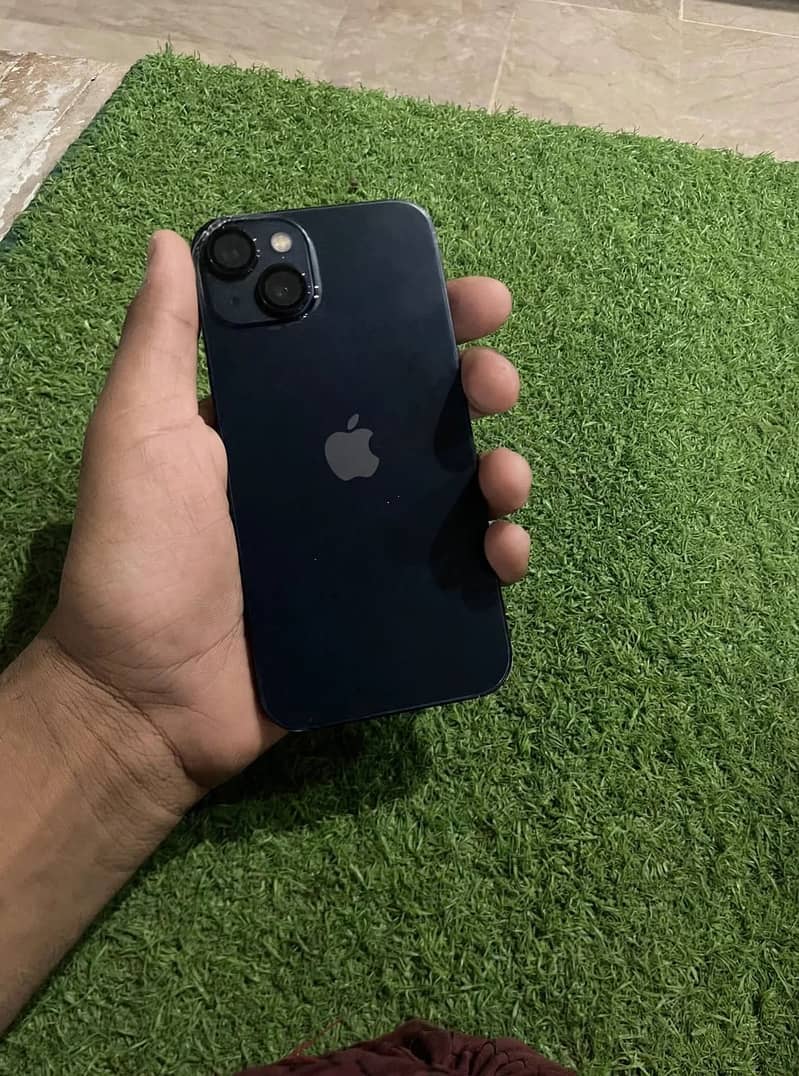 Apple iPhone 13 2