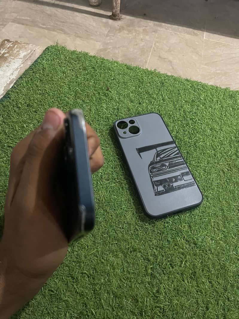 Apple iPhone 13 4