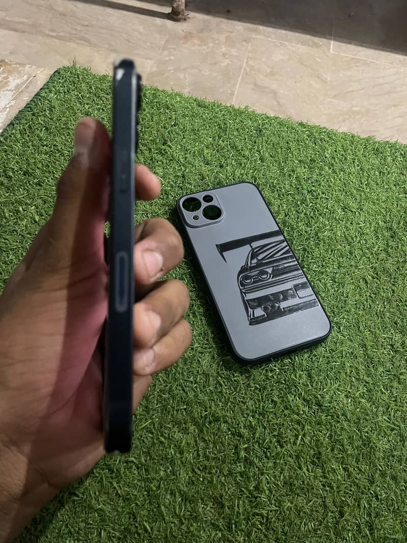 Apple iPhone 13 5