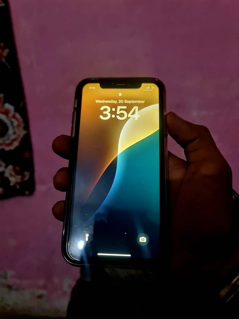 Apple iPhone XR 8