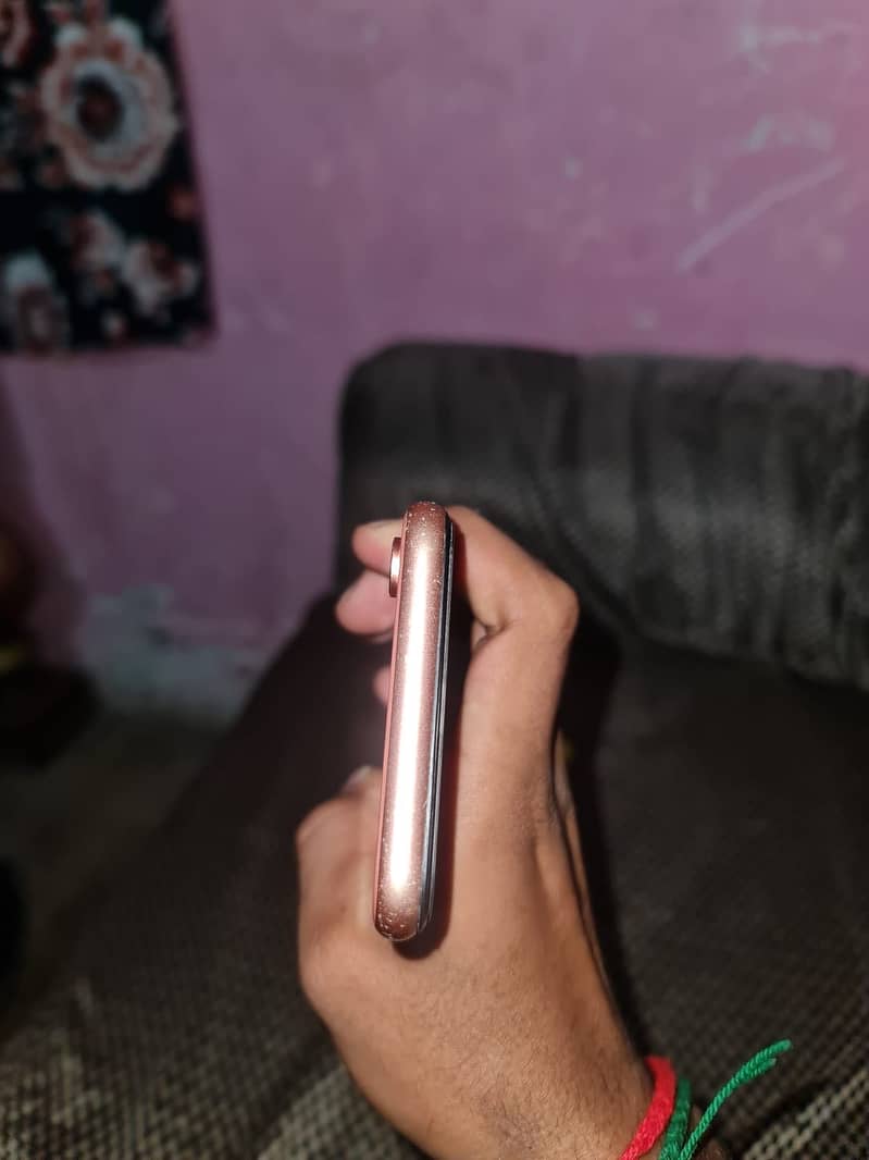 Apple iPhone XR 9
