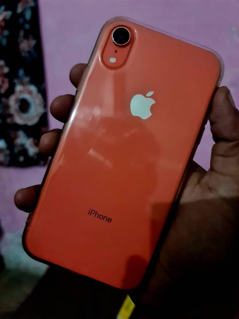 Apple iPhone XR 15