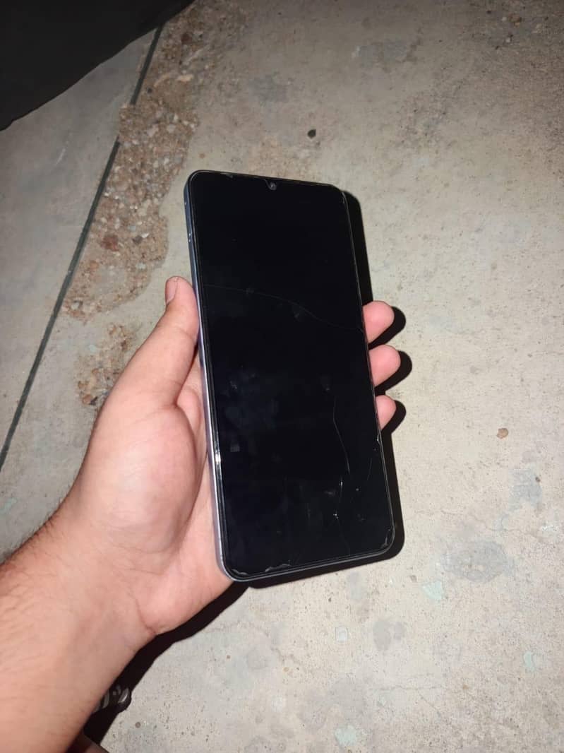 Realme Note 60 4