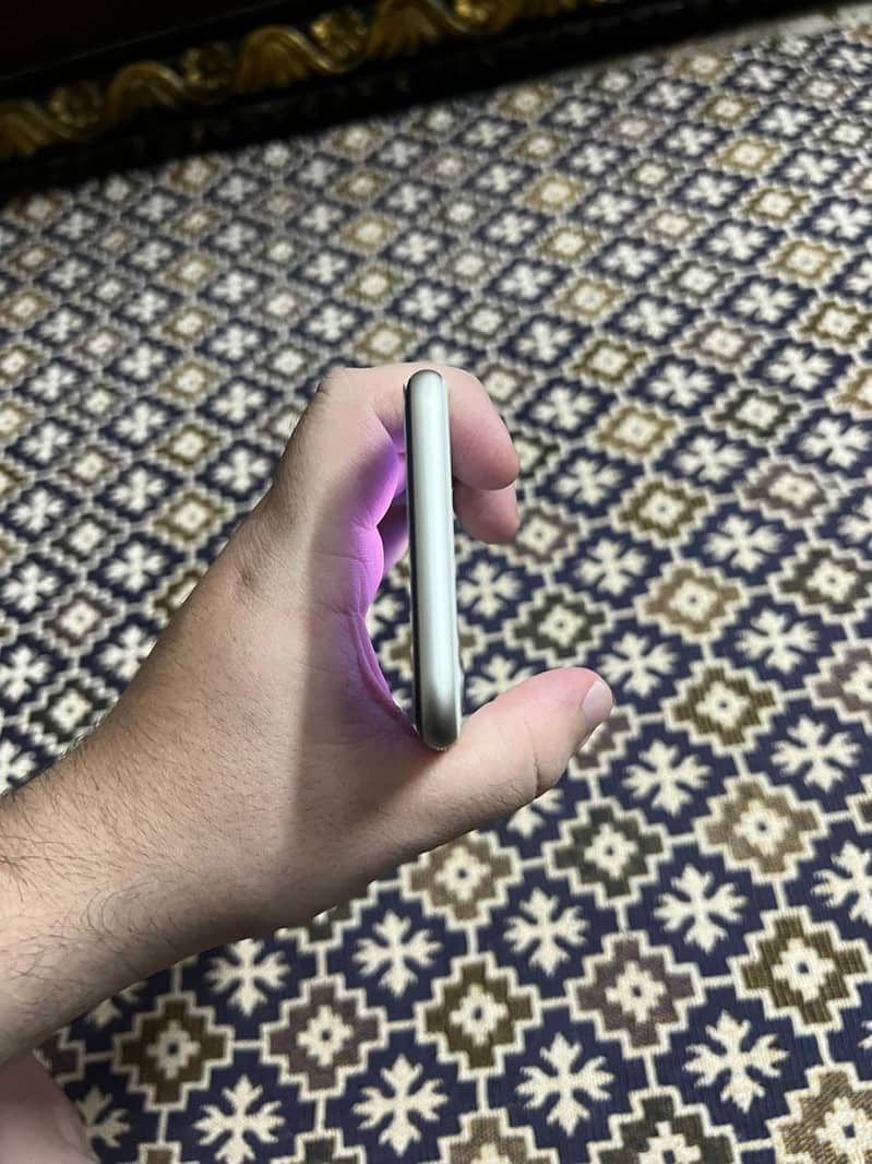 Apple iPhone SE 3