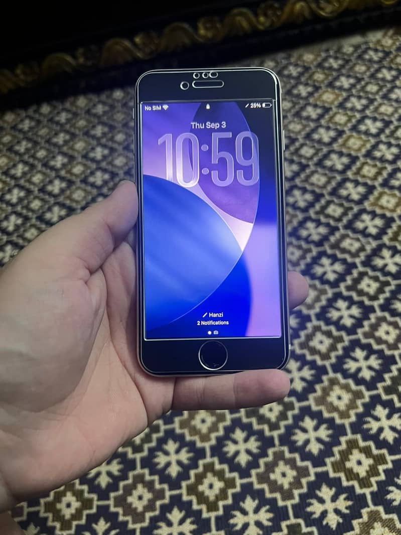 Apple iPhone SE 6