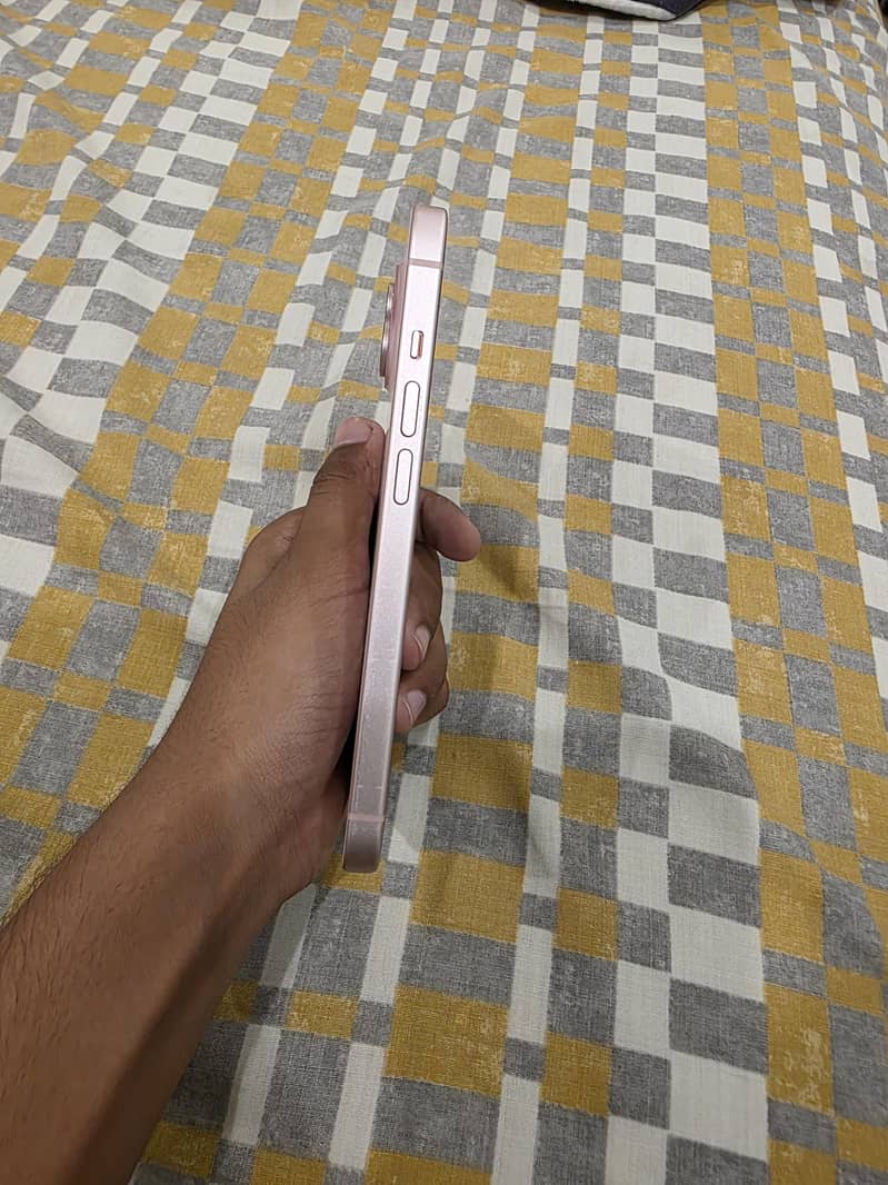 Apple iPhone 15 2