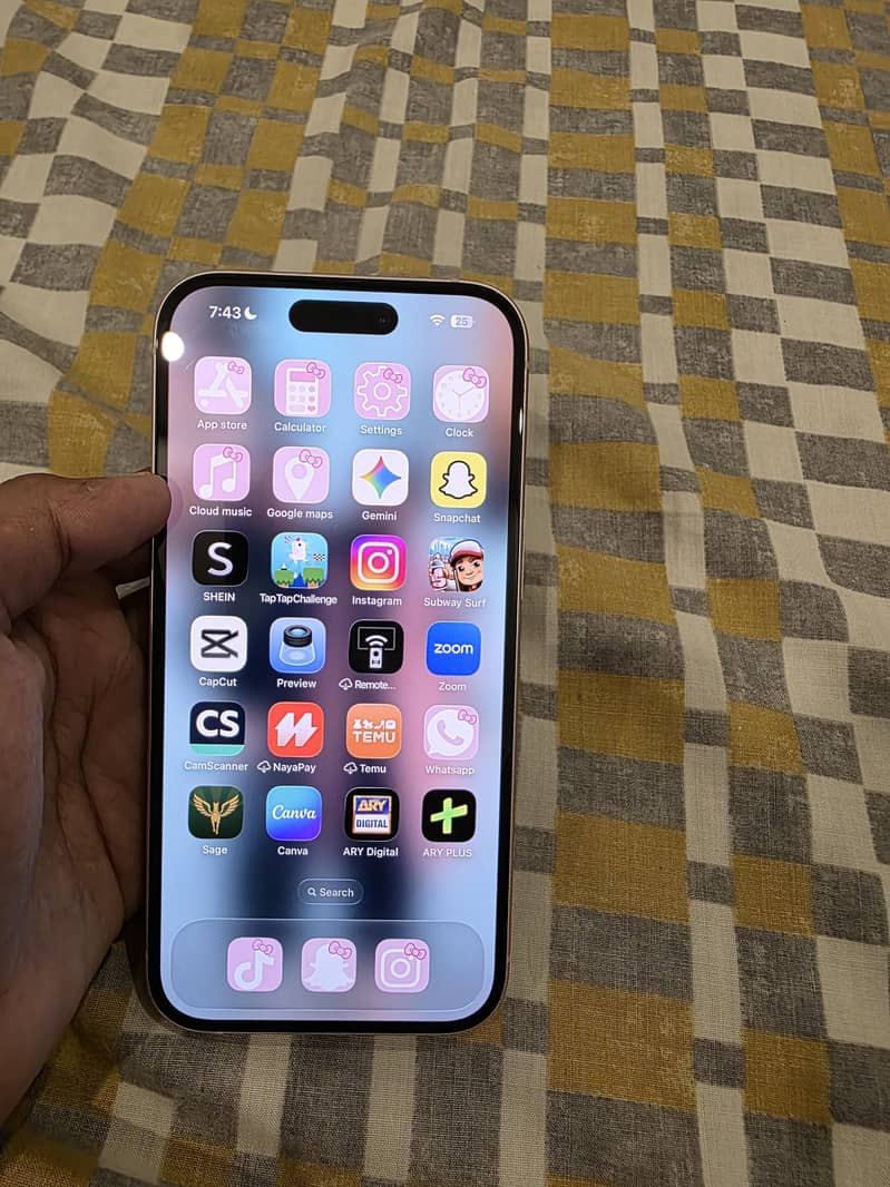 Apple iPhone 15 7