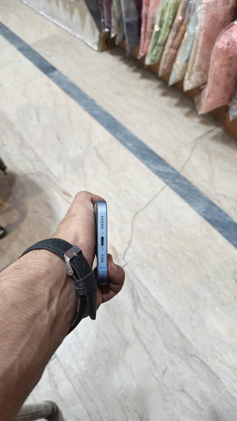 Apple iPhone 14 3