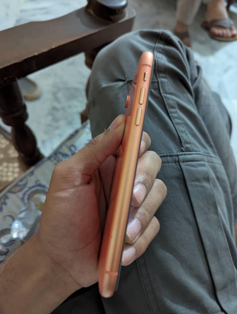 Apple iPhone XR 2