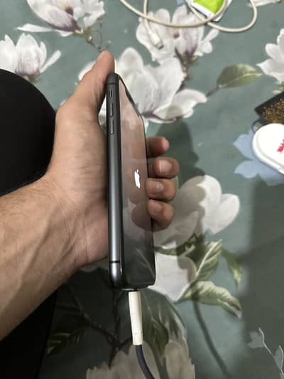 Apple iPhone 11 iCloud locked