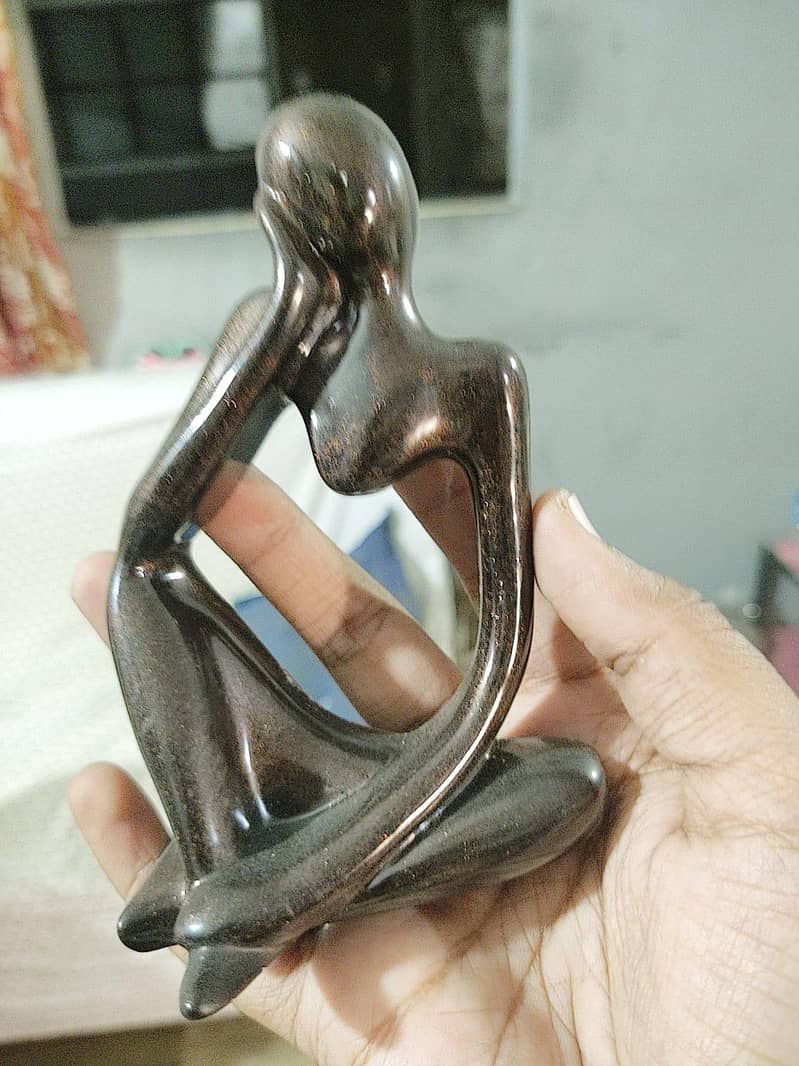 Womens Thinking Statue 1