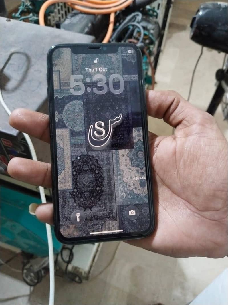 Apple iPhone 11 Pro 1