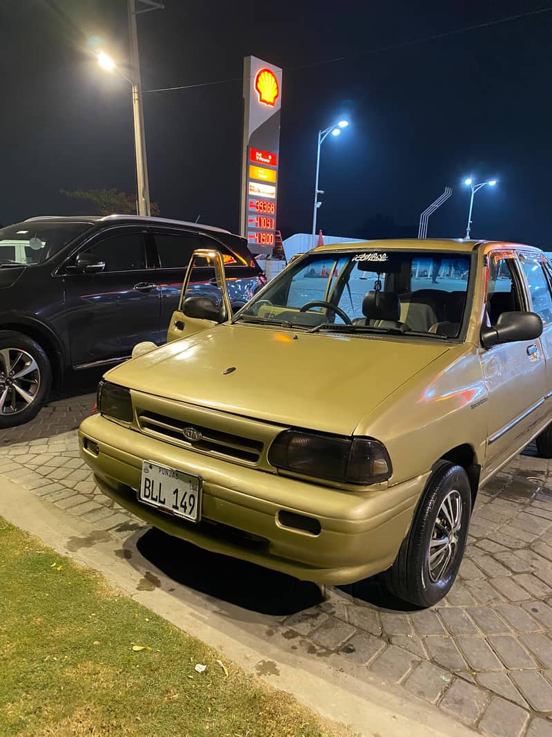 KIA Classic 2001 1