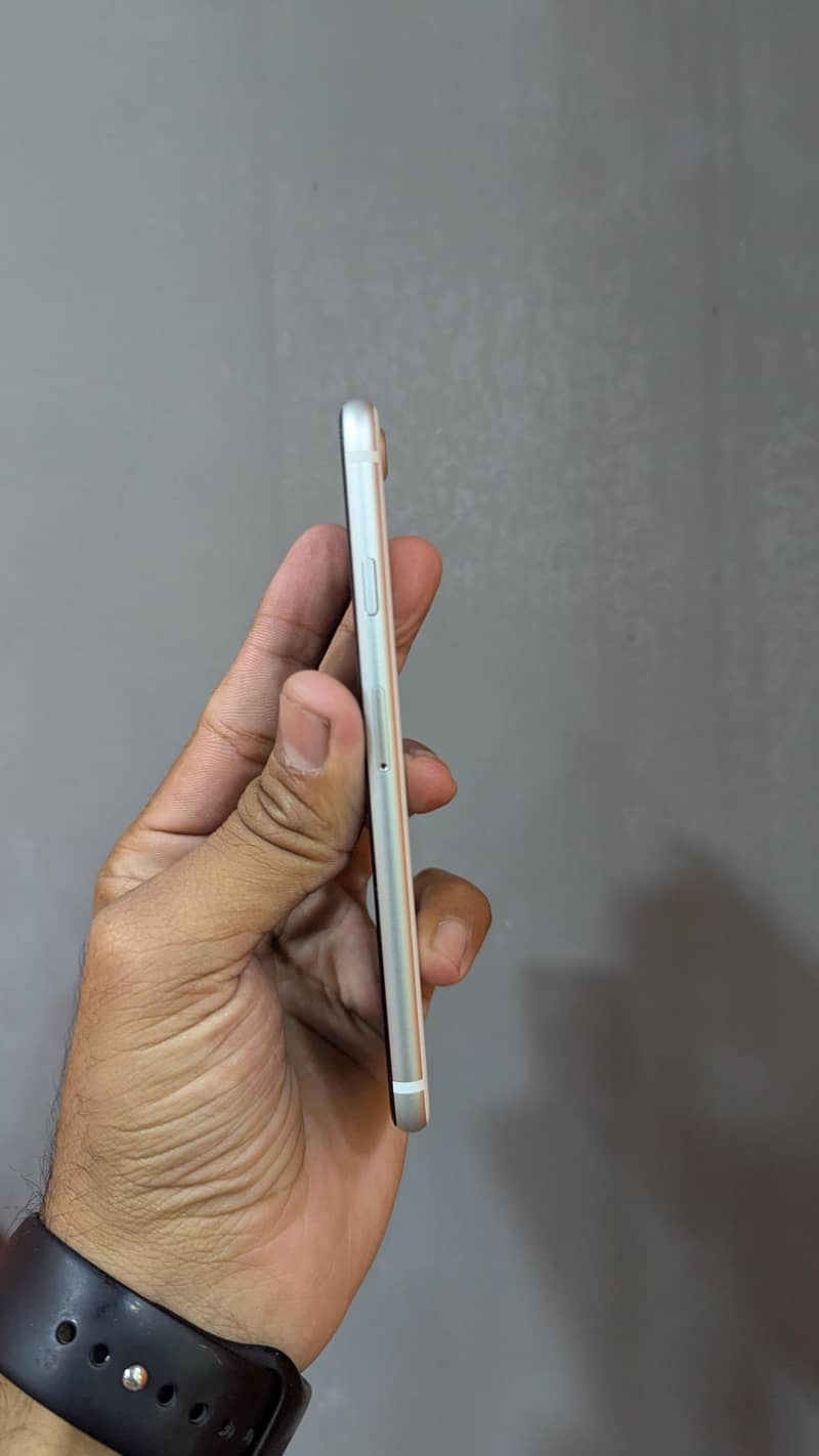Apple iPhone SE 0