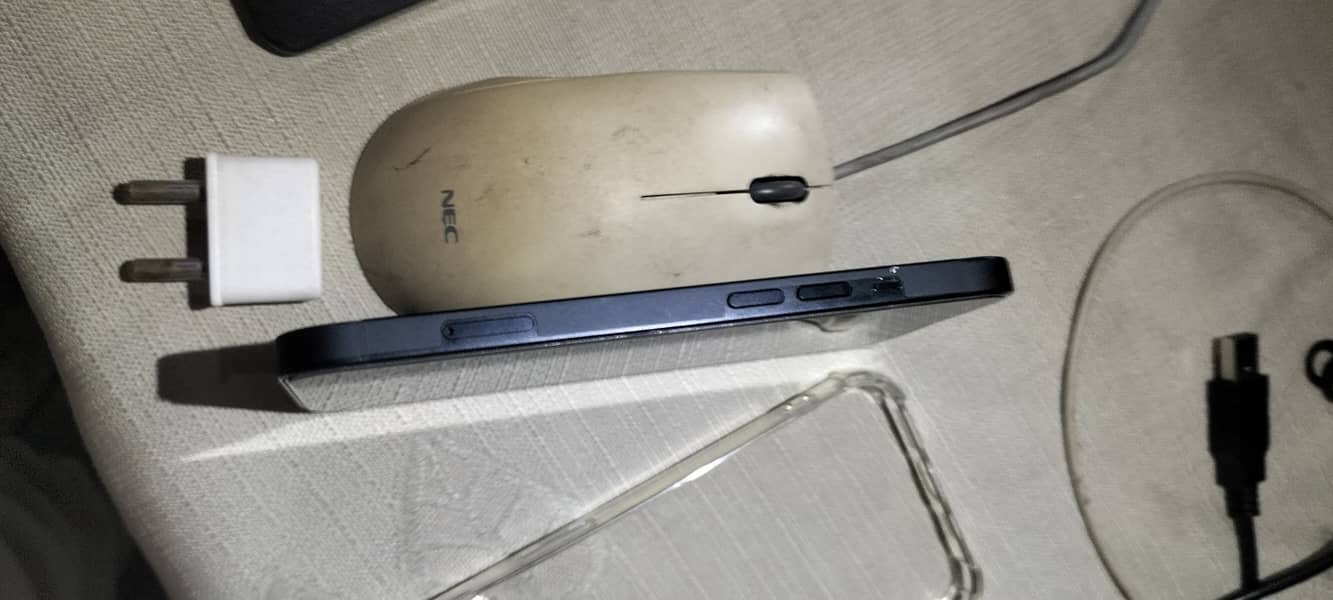 Apple iPhone 13 3