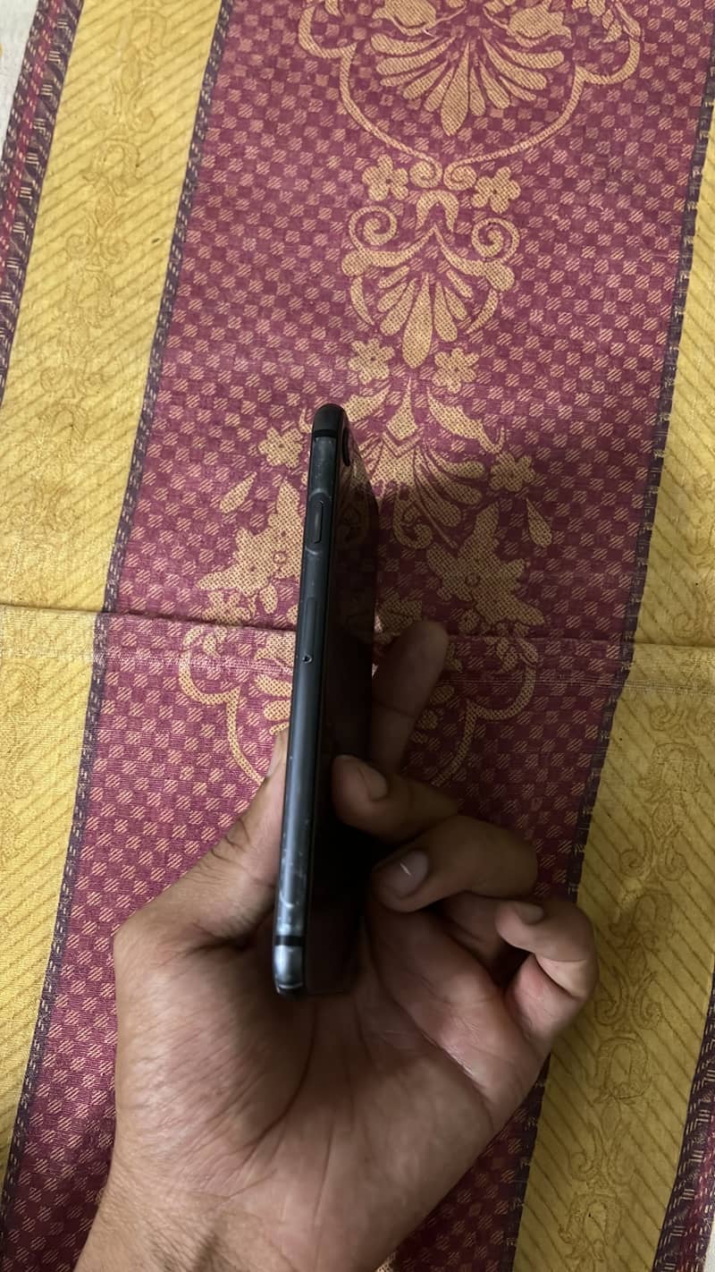 Apple iPhone 8 1