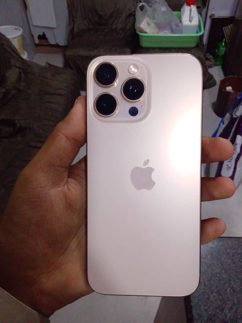 Apple iPhone 16 Pro Max 0