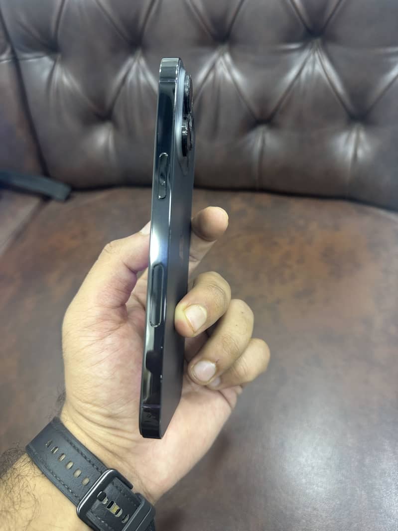 Apple iPhone 14 Pro Max 4