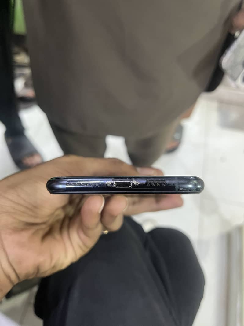 Apple iPhone 11 Pro Max 1