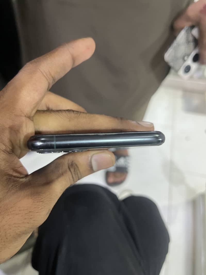 Apple iPhone 11 Pro Max 5