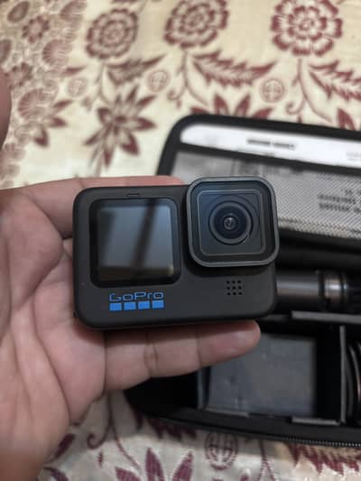 Go Pro 11 for sale complete box 85000