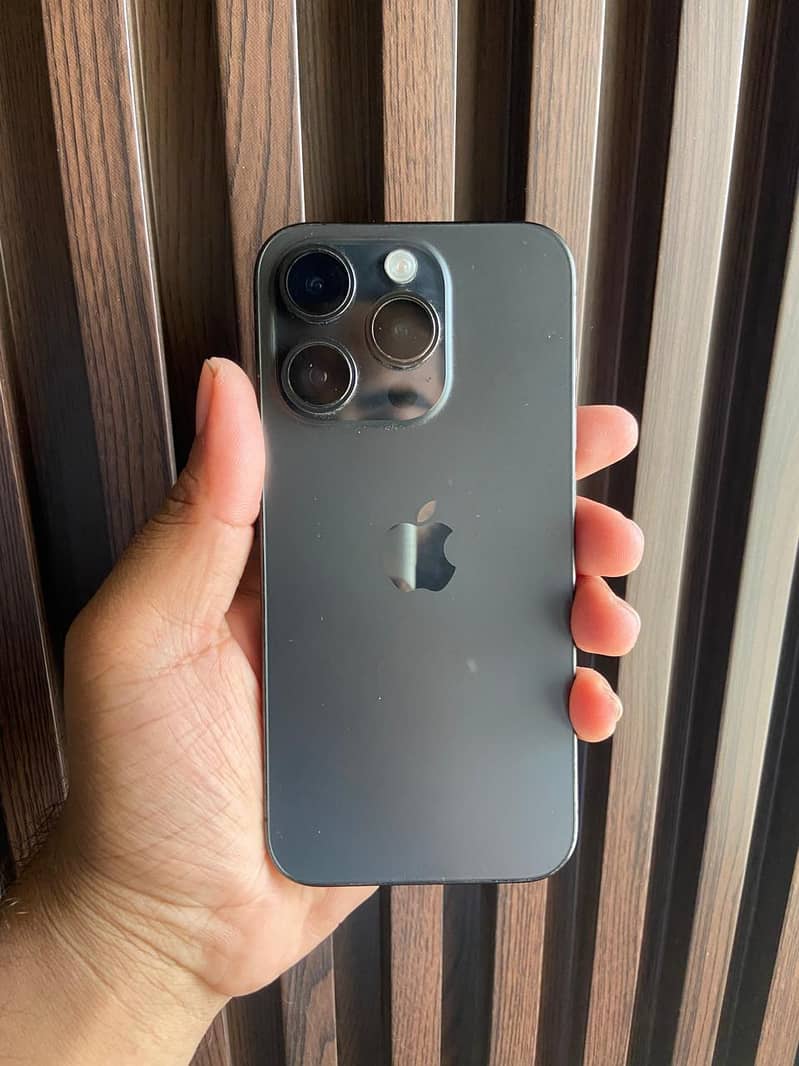 Apple iPhone 15 Pro 0