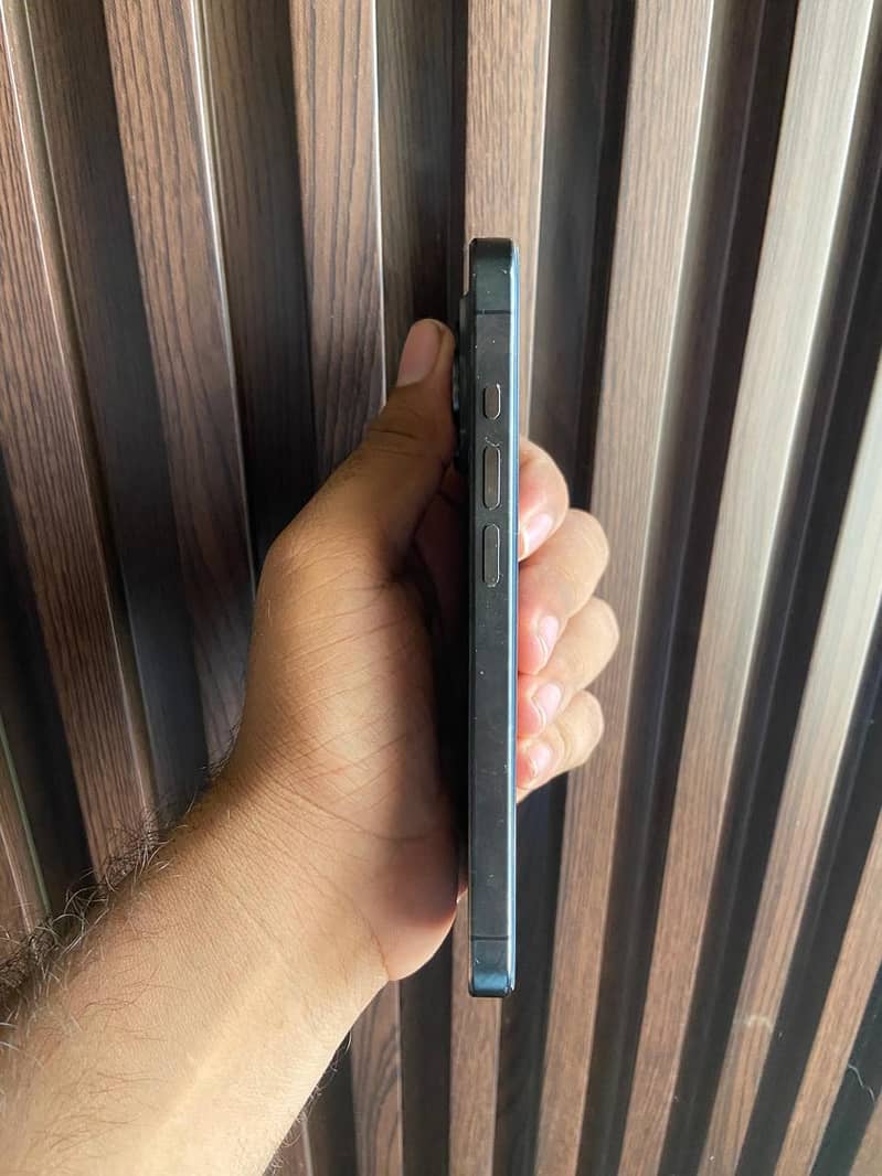 Apple iPhone 15 Pro 1