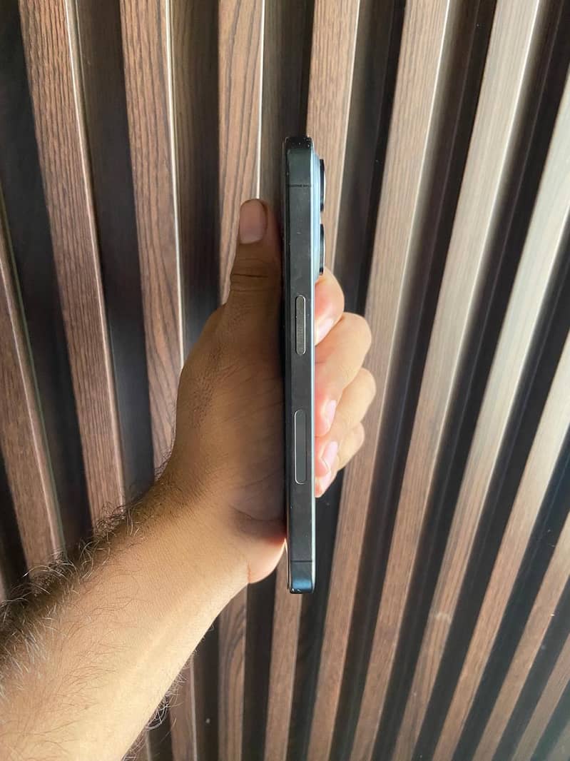 Apple iPhone 15 Pro 2