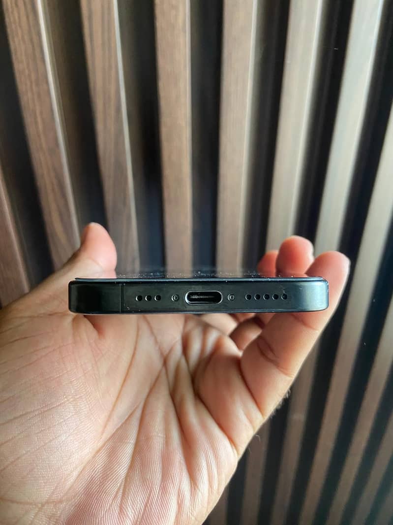 Apple iPhone 15 Pro 4