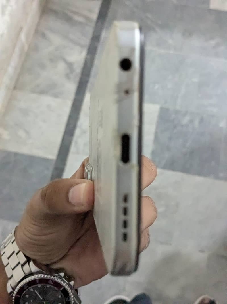Infinix 6