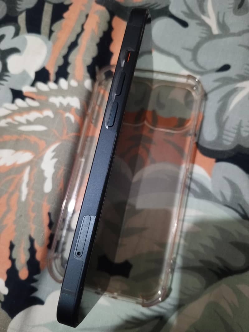 Apple iPhone 13 3