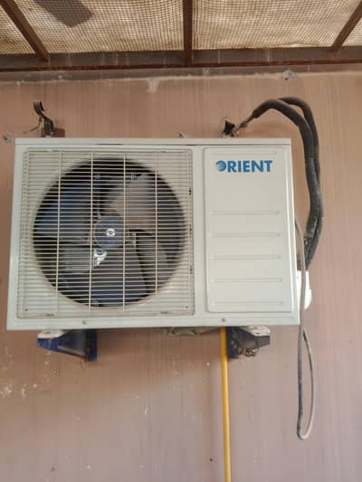 Gree 1.5 Ton Split AC Non Inverter Used - Excellent Cooling