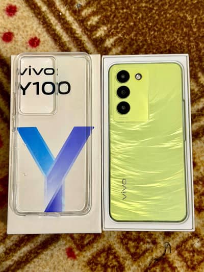 vivo Y100 8GB 256 GB mobile aur dabba hai 10 by 10
