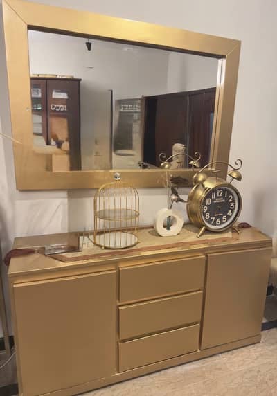 Golden console mirror dinning n decor