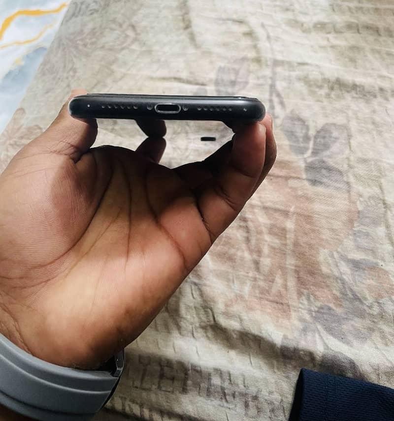 Apple iPhone XR 3