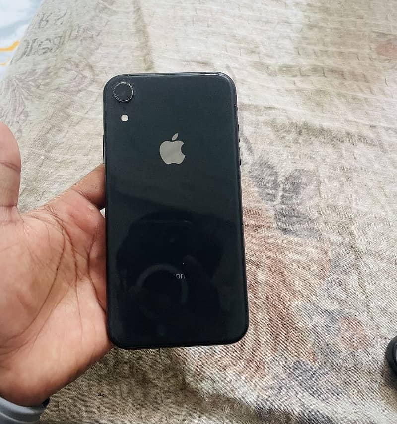 Apple iPhone XR 4