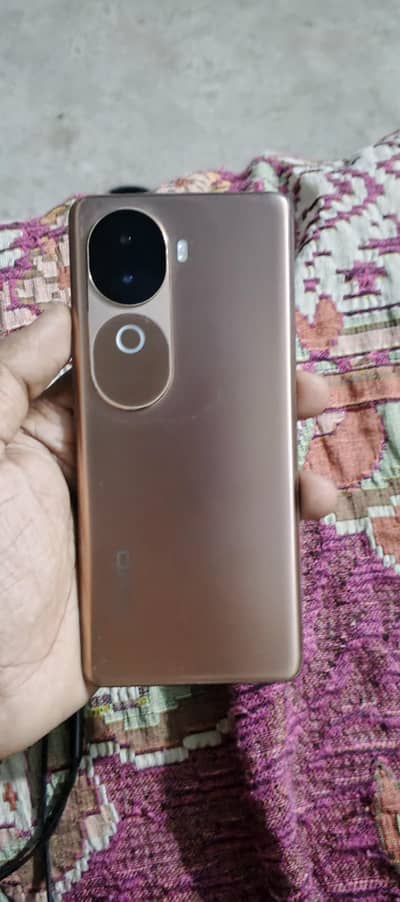 Vivo V40e