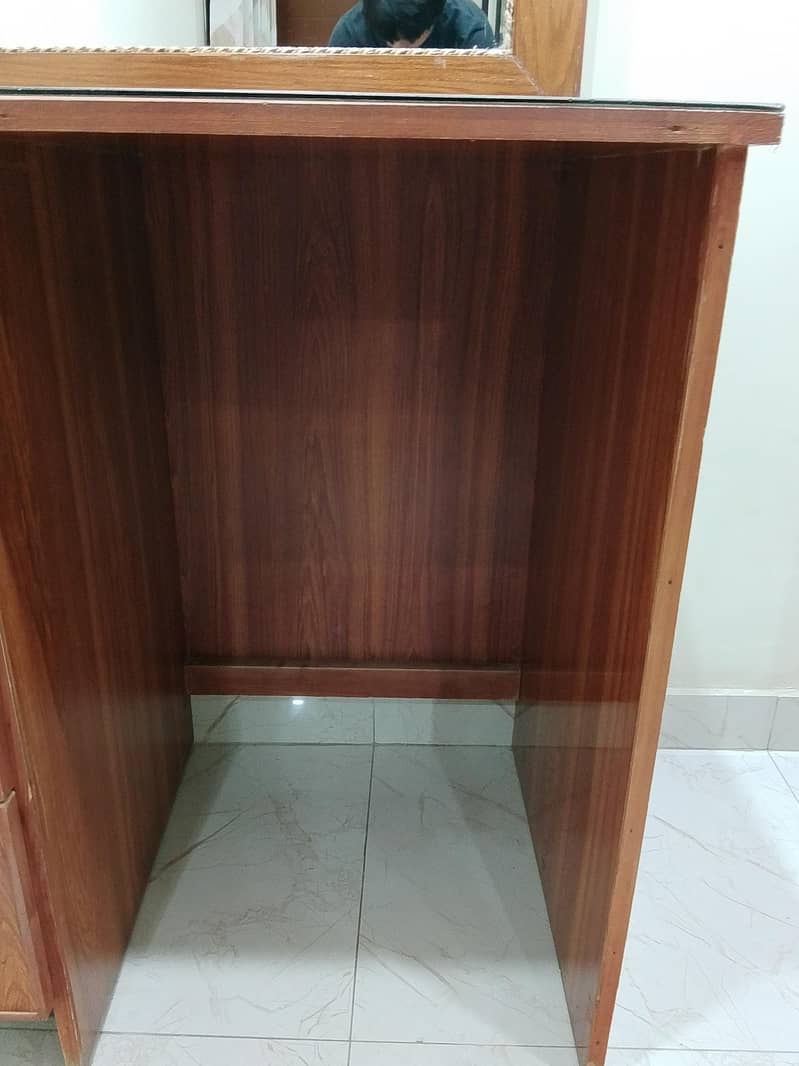 Dressing Table 0