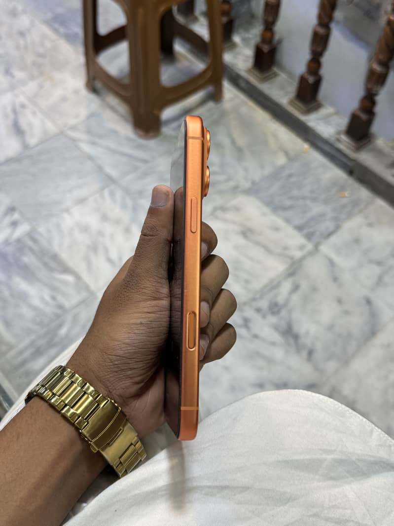 Apple iPhone 17 Pro Max 9
