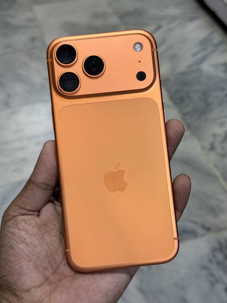 Apple iPhone 17 Pro Max 10