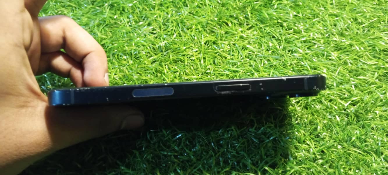 Apple iPhone 13 4