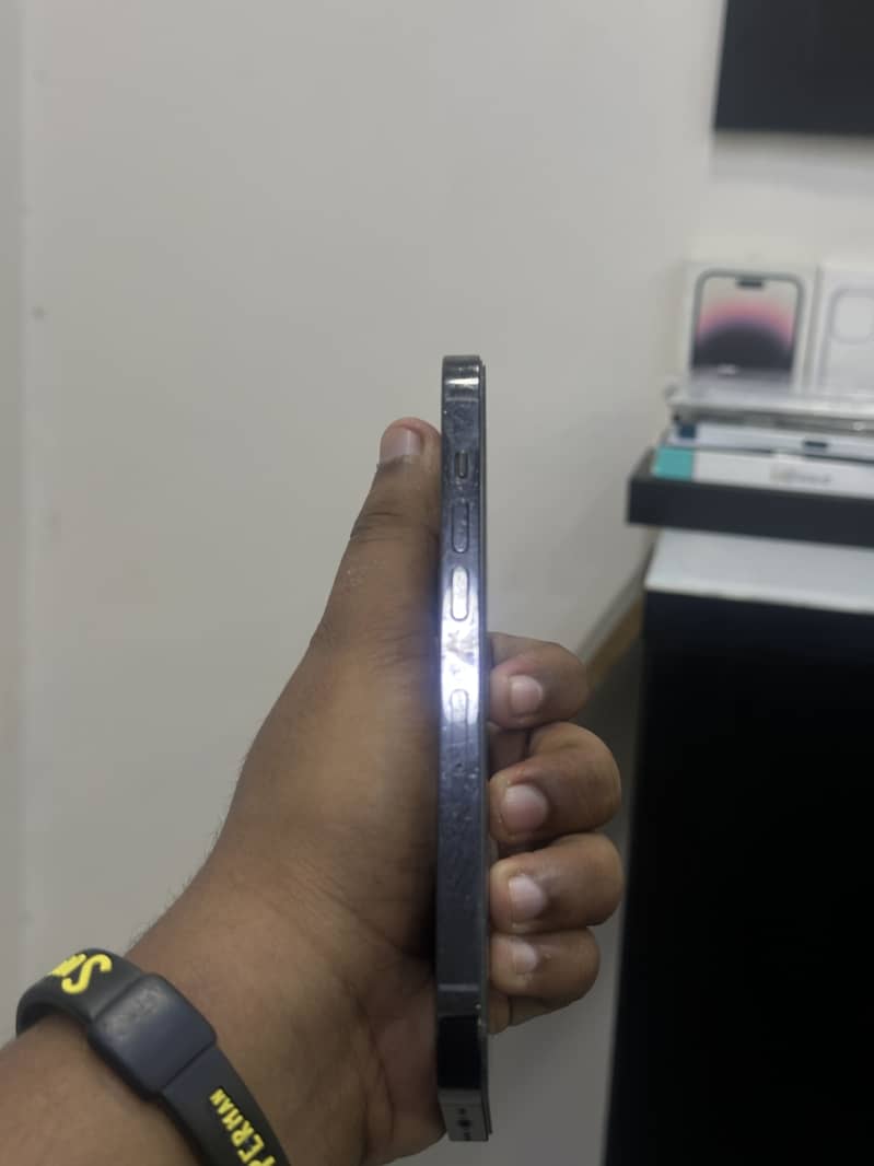 Apple iPhone 14 Pro 3