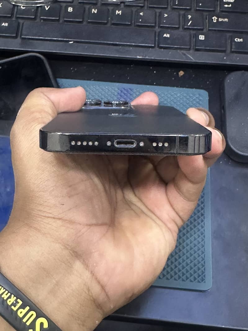 Apple iPhone 14 Pro 4