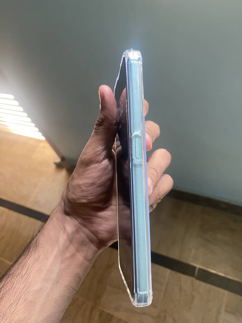 Realme C35 4