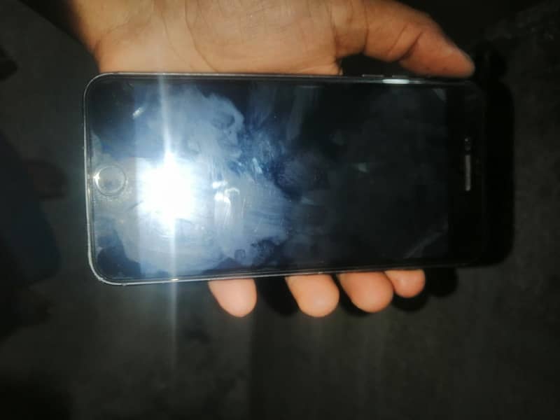 Apple iPhone 8 Plus 3