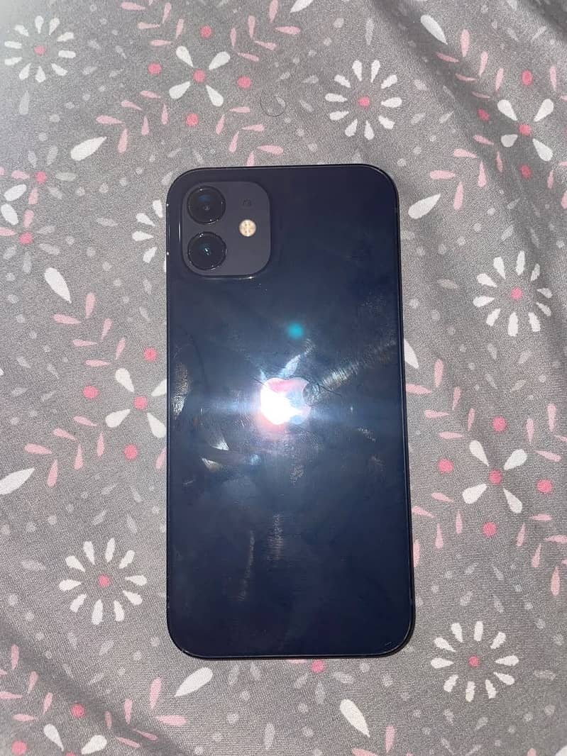 Apple iPhone 12 4
